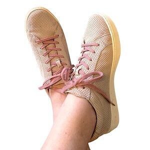 Sofft pale pink sparkle perforated tennis shoes, size 9, good used condition.